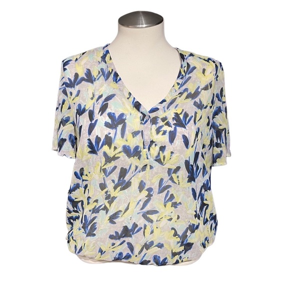 Banana Republic Tops - Banana Republic Floral Watercolor V Neckline Flowy Top